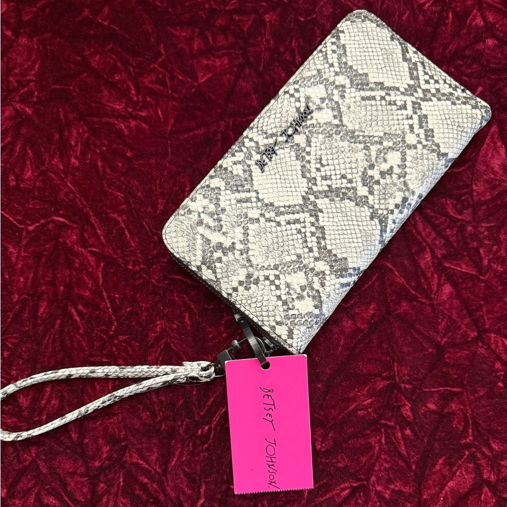 BETSEY JOHNSON Wristlet Wallet